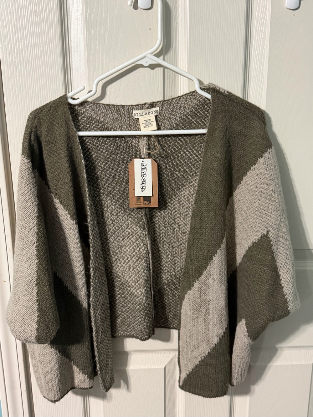 Billabong Cardigan Women’s Size Medium NWT Green and Tan